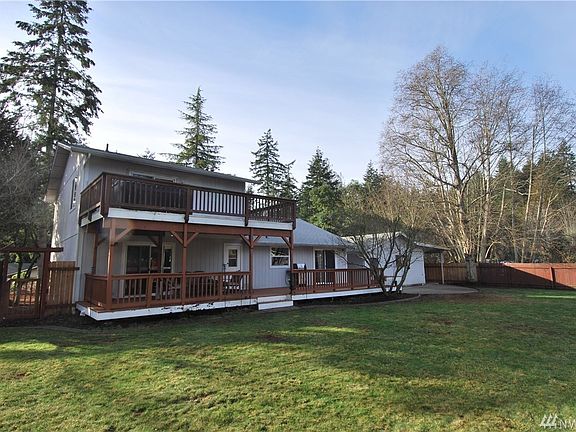 Great room with kitchen, living and dining area. 