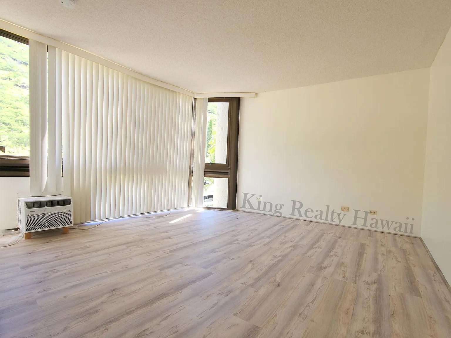 **An OASIS in Hawaii Kai** Mauna Luan * Upgraded 2 br / 2 ba/ 2 PRKG — Photo 3