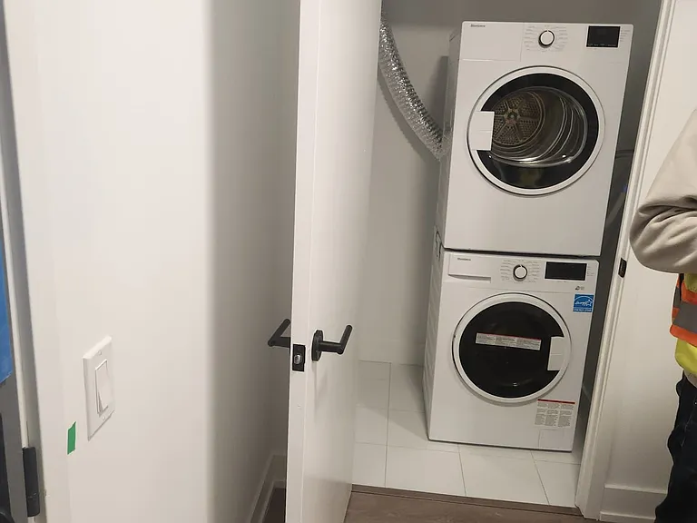 308 Jarvis St #902 — Photo 13