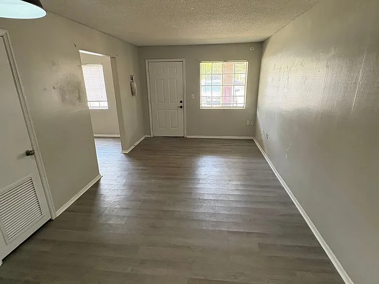 2517 Caper Ln #103 — Photo 2