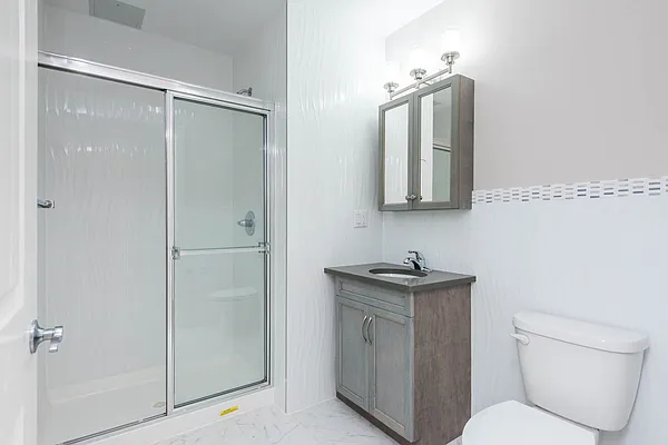 Rented by Nooklyn NYC LLC | media 12