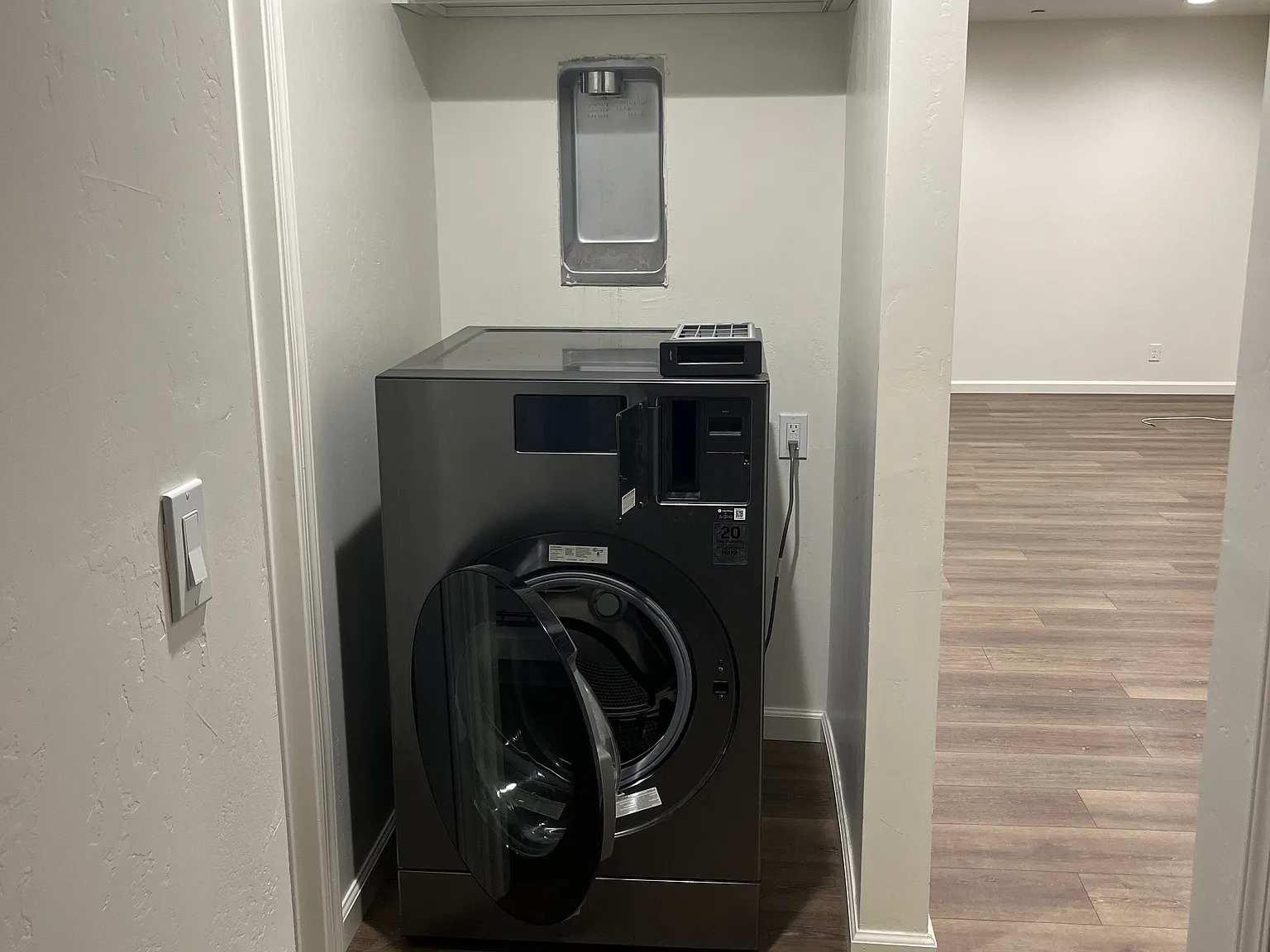 2 bed, 860 sqft, $1,300 — Photo 1