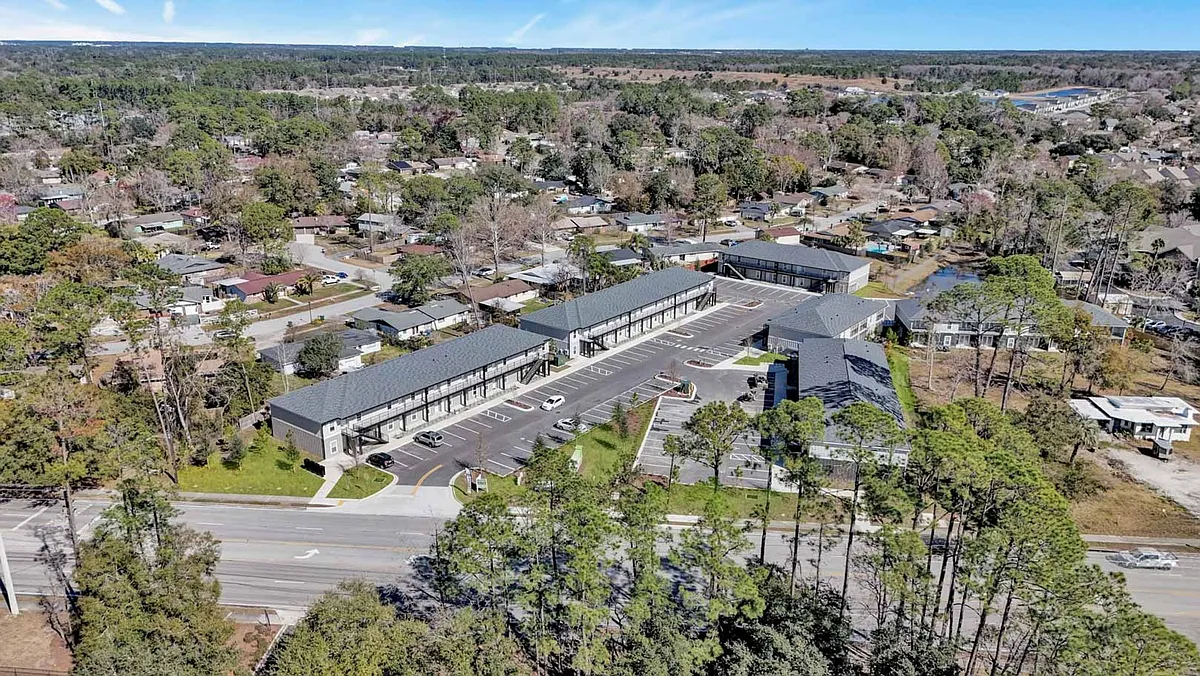 Building Photo - Huntington Forest