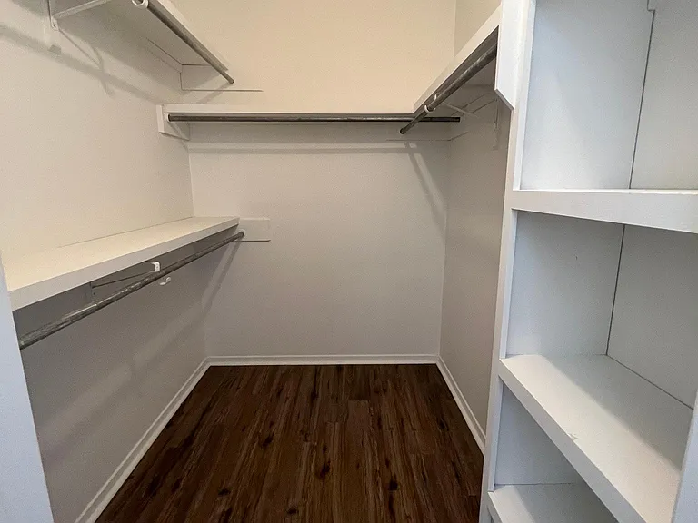1653 Parkview Dr — Photo 17