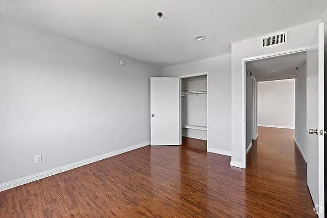 165 N Hoover St — Photo 51