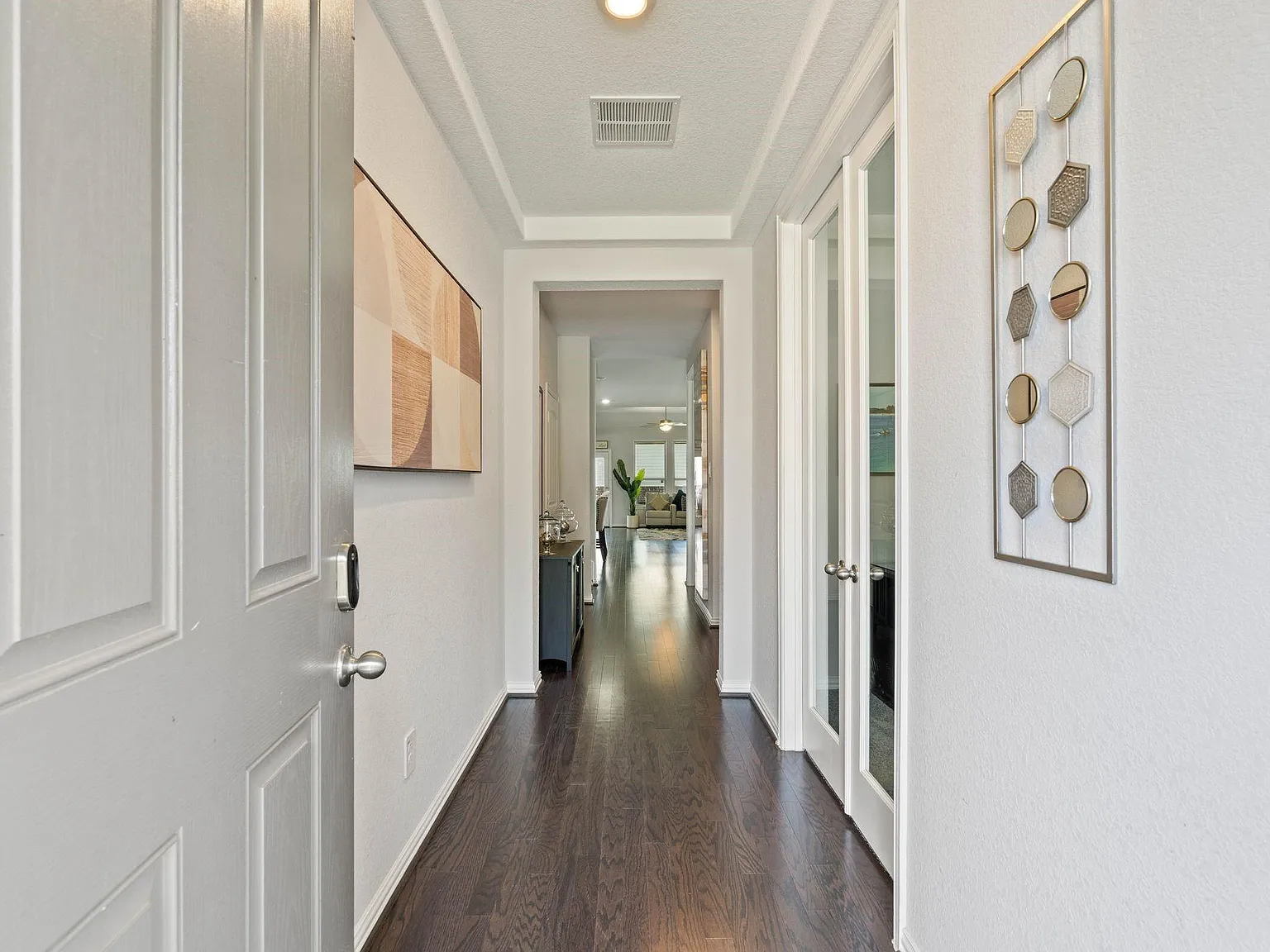 4 bed, 3.5 bath, 3058 sqft, $3,500 — Photo 3