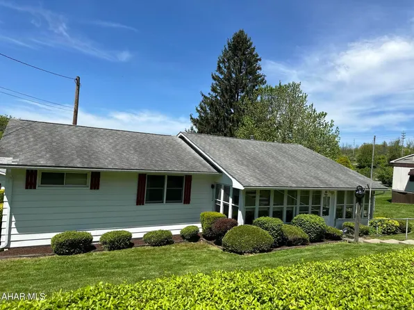 1510 E Hamilton Ln, Altoona, PA 16602