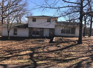420 Lakeview Dr, Camdenton, MO 65020