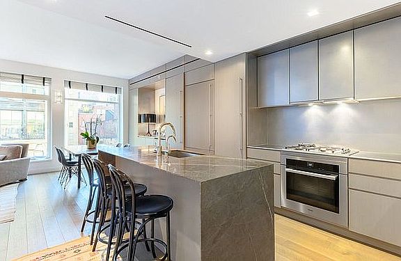 4th image of 21 W 20th St #7