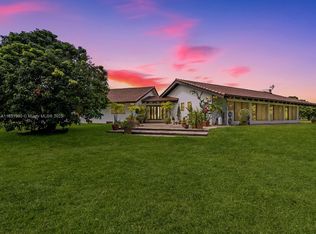 14025 SW 208th St, Miami, FL 33177