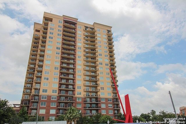 1st image of 215 North Ctr
