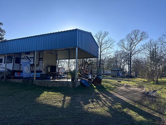 2nd image of 229 County Road 439 E