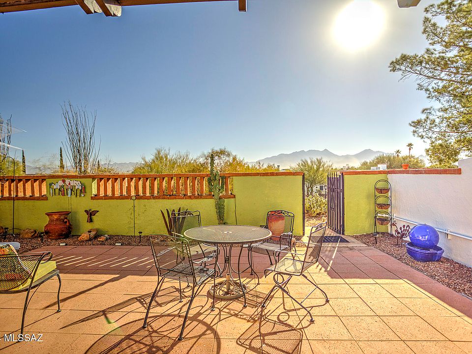 1st image of 555 S Paseo Lazo Cir