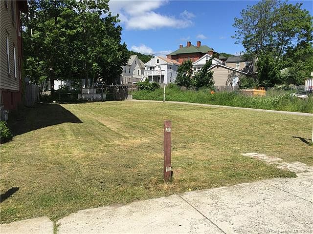 2nd image of 48 Reed St