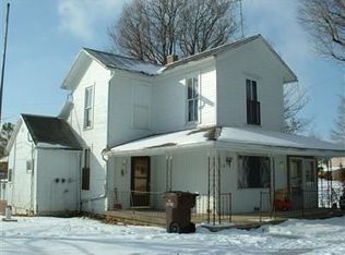 110 Second Cross St, Palestine, OH 45352