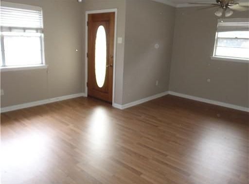 3rd image of 1600 Belmont Pl