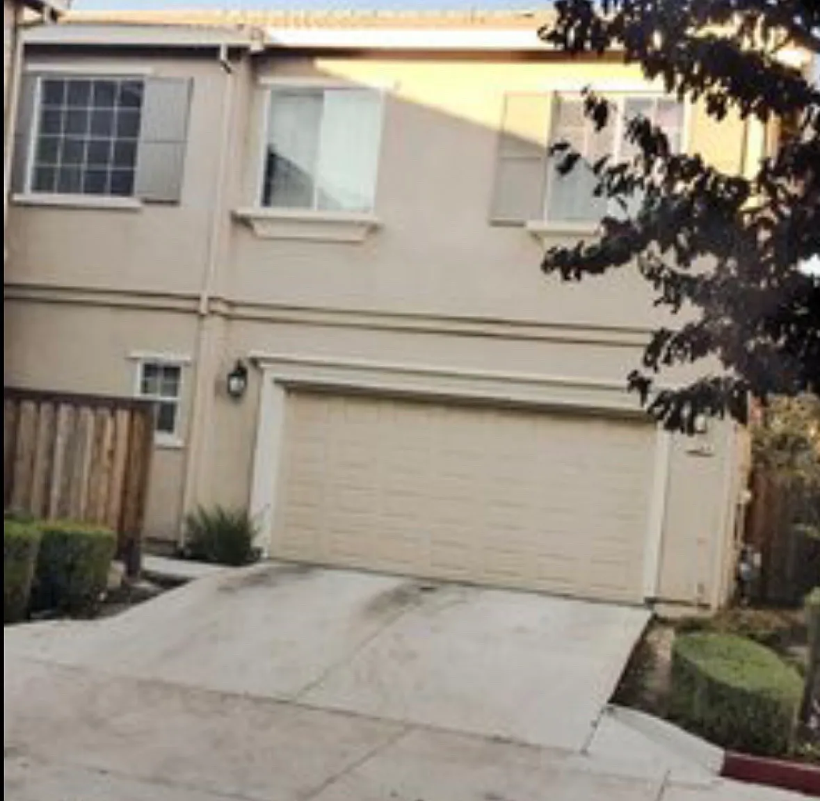 4 bed, 2.5 bath, 2017 sqft, $3,700 — Photo 1