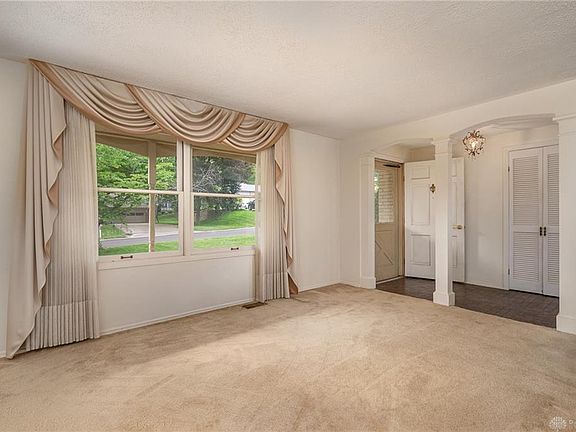4th image of 2094 Firebird Dr