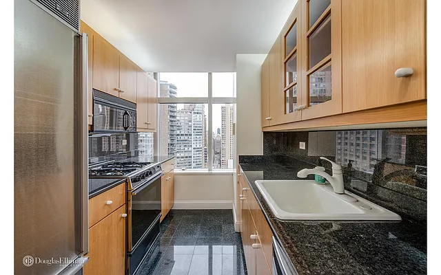 Rented by Douglas Elliman | media 19