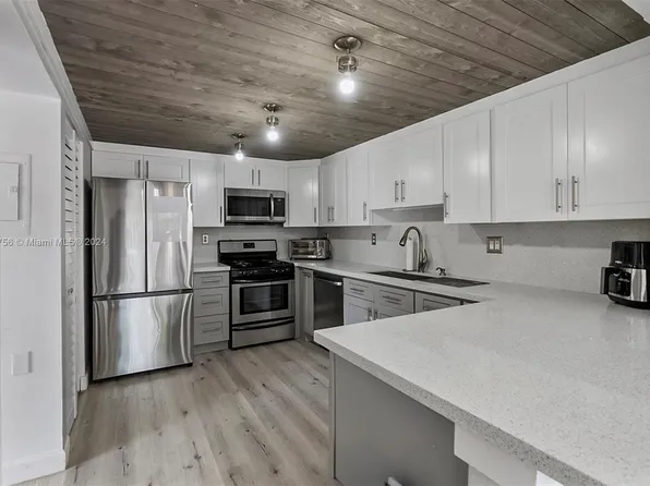 7133 SW 115th Pl APT G, Miami, FL 33173