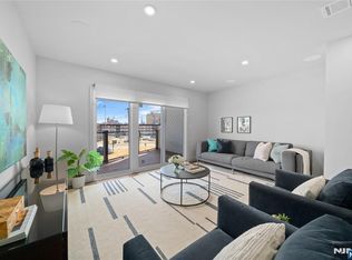 1110 River Rd APT 102, Edgewater, NJ 07020