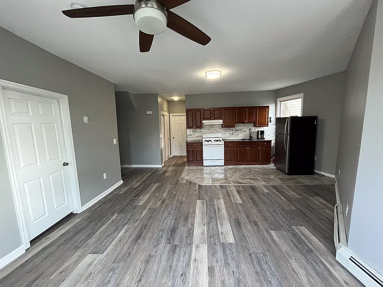 68-70 Lyon St #2 — Photo 3