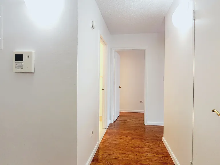 225 8th Ave #6G — Photo 3