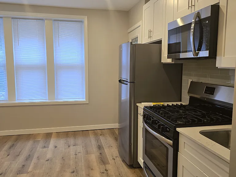 4852 S Wood St #1 — Photo 2
