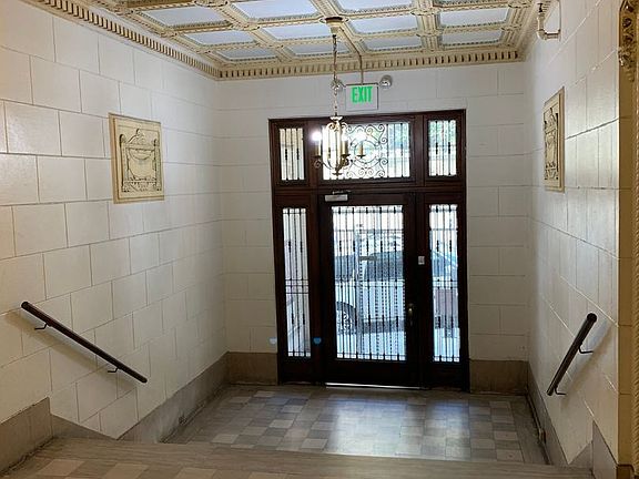 4th image of 1112 Larkin St #203