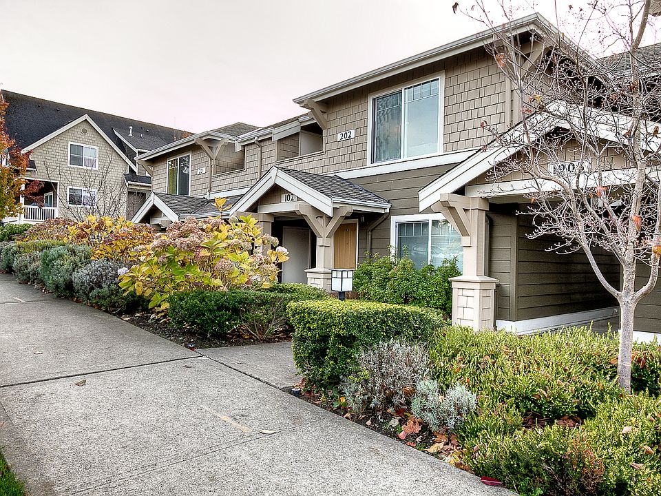 1st image of 1905 24th Ave NE #3-202