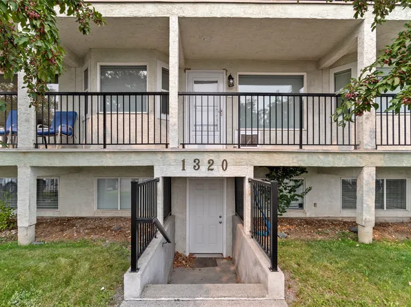 1320 Selkirk Ave #4, Kamloops, BC V2B 1V7