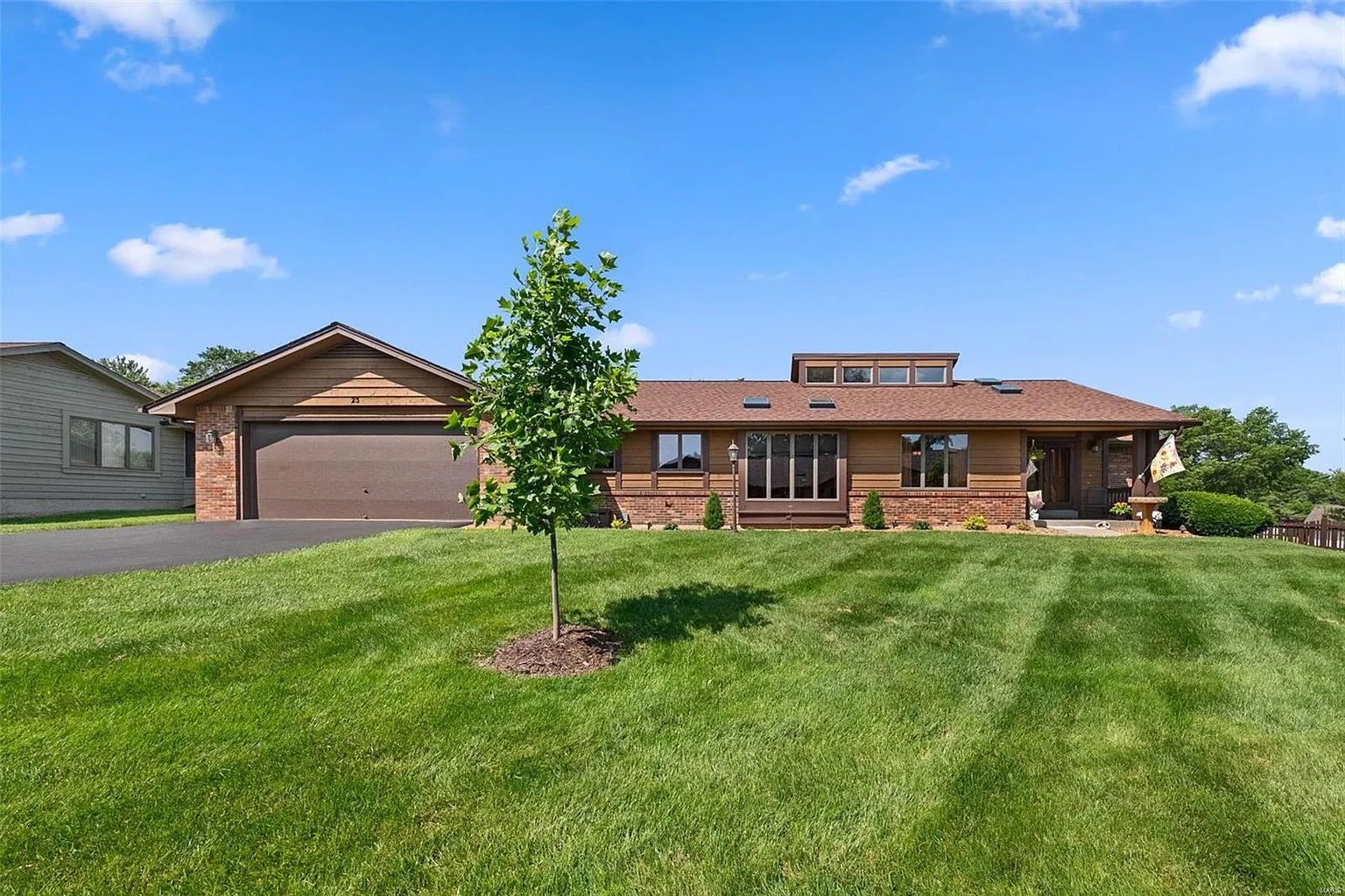23 Village Dr W photo 1