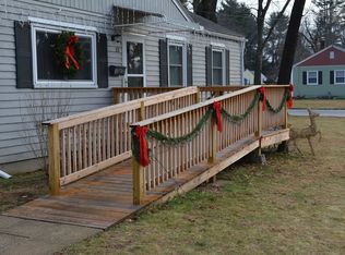 67 John St, East Longmeadow, MA 01028
