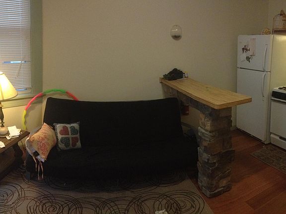 4th image of 1946 Hudson Ave APT 2