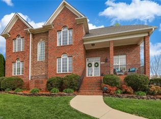 2165 Rossmore Rd, Clemmons, NC 27012