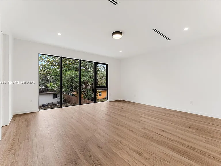 3370 Thomas Ave — Photo 21