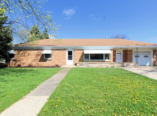 885 W Brookmont Blvd, Bradley, IL 60915