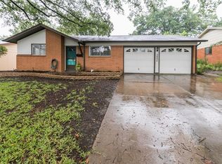 2804 Plaza St, Arlington, TX 76010