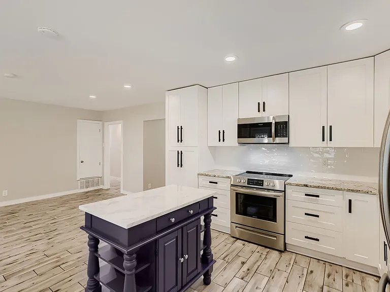 715 Fabulous Dr — Photo 10