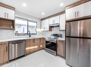 1432 W 43rd St NE, Calgary, AB T2A 3L6