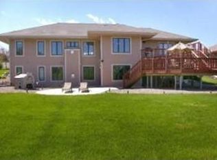 3406 W Links Dr, Franklin, WI 53132