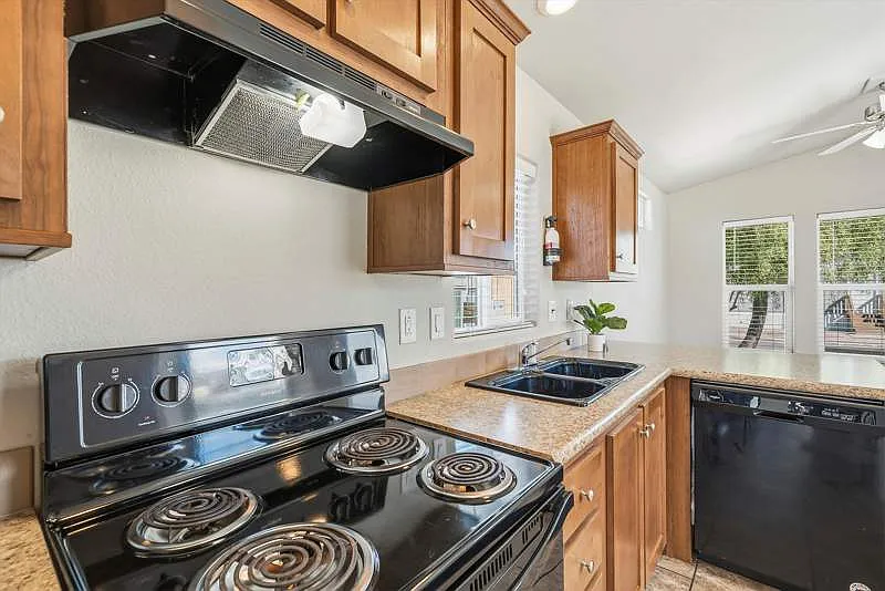 1 bed, 1.0 bath, 385 sqft, $800 — Photo 4