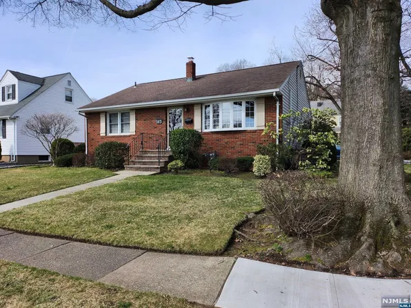163 Oldfield Ave, Hasbrouck Heights, NJ 07604