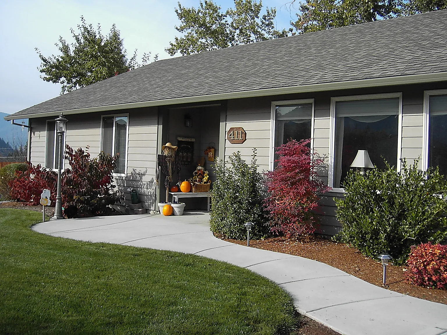 411 Cypress Ave photo 1