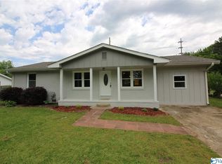 1710 Chenault Dr SE, Decatur, AL 35601