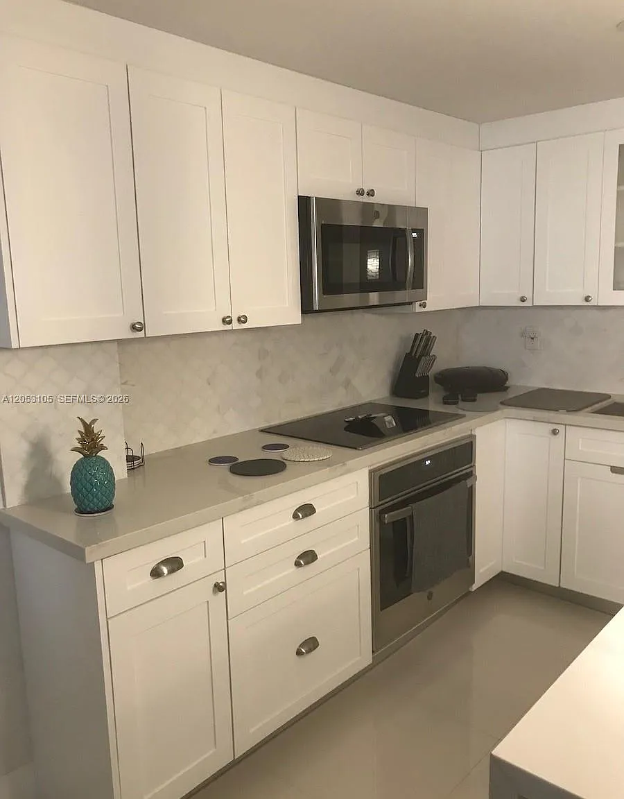 Oceanview Building Condo — Photo 3