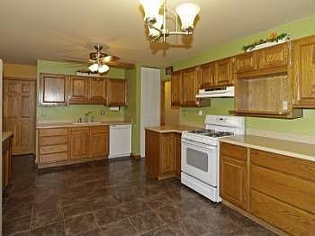 2nd image of 410 Tanglewood Dr