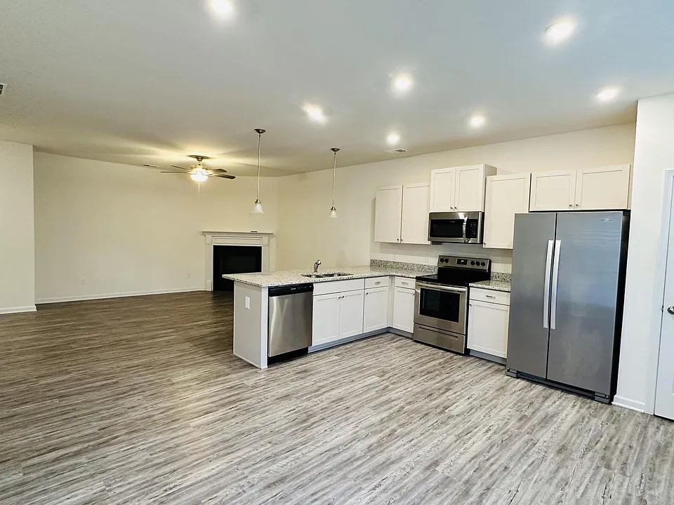 212 Centennial Cir