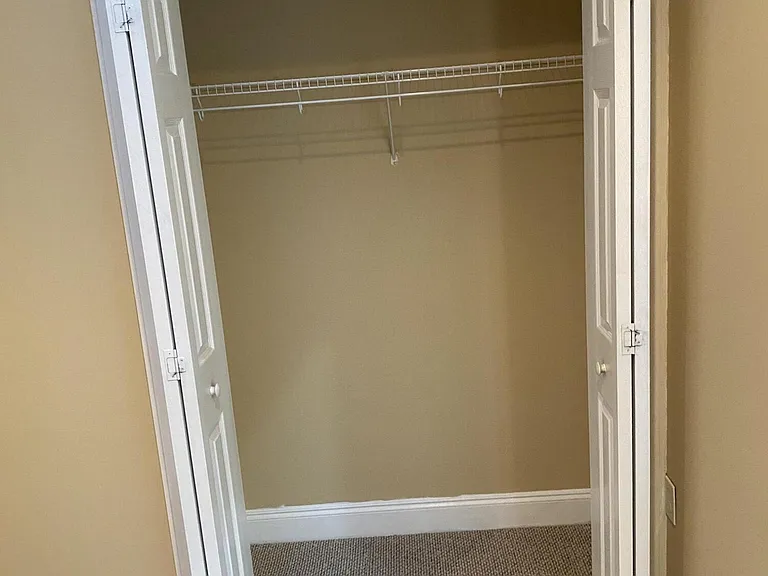 411 Avenshire Ct — Photo 10