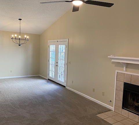 2nd image of 2636 Meadowlark Ln